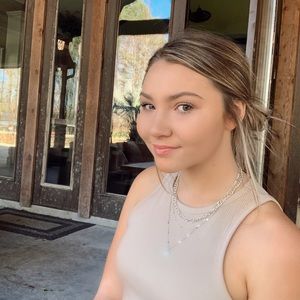 Meet your Posher, Bree